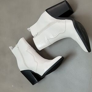 ASOS Elliot western Boots in White Croc Size 6
